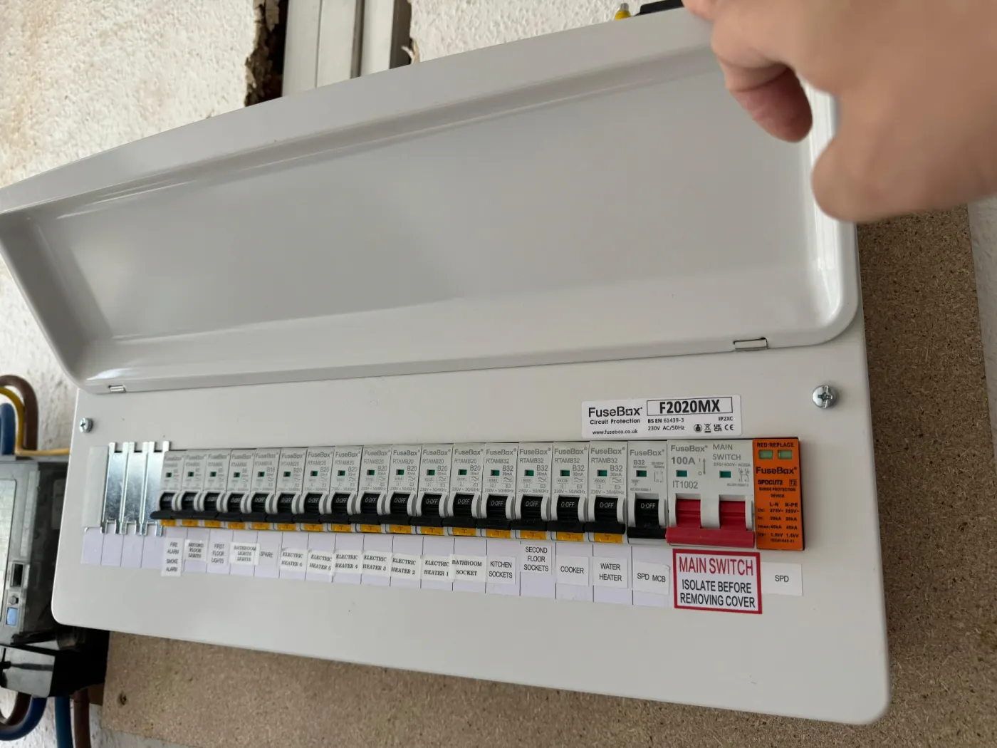 Why Is My Fuse Box Buzzing or Hot?